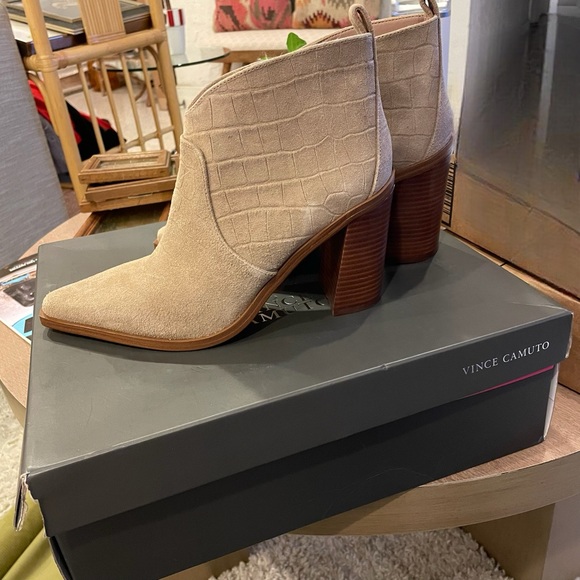 Vince Camuto x Almost Ready Winndie Heeled Boots in Truffle Taupe in box - Picture 2 of 11